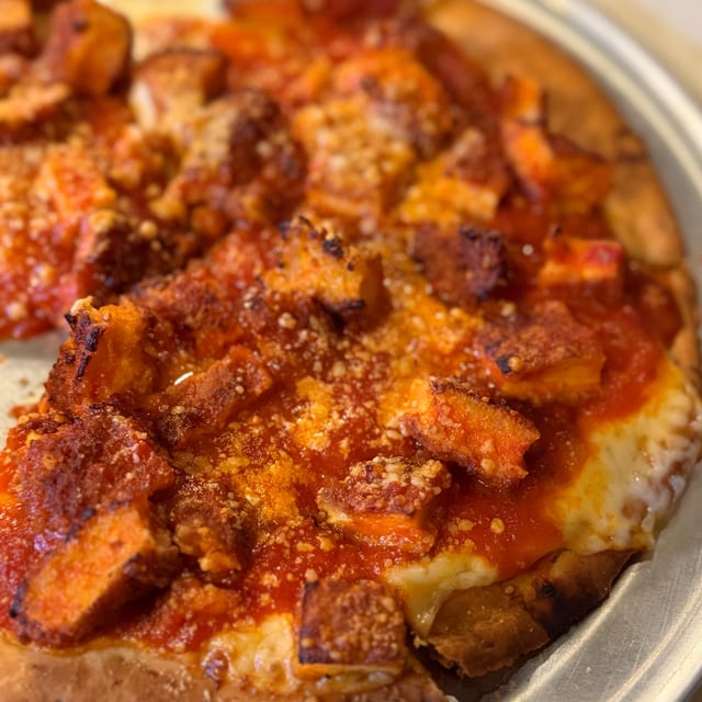 Buffalo Chicken Pizza (The Local).